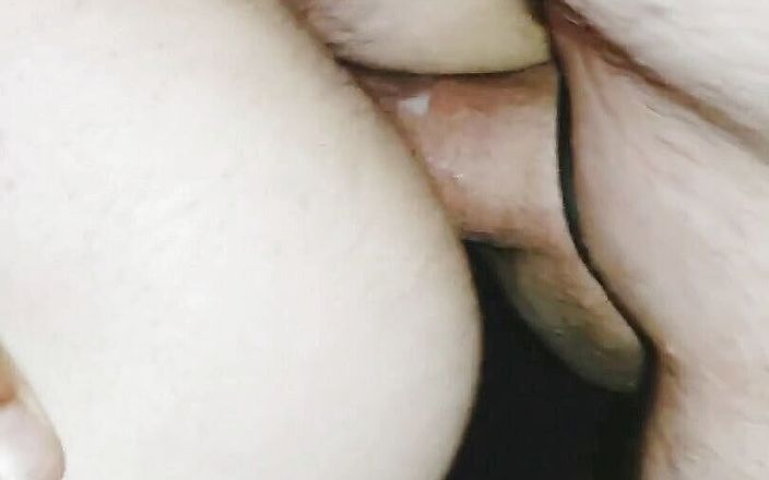 Horny wet couple: BBW blir spikad doggy style