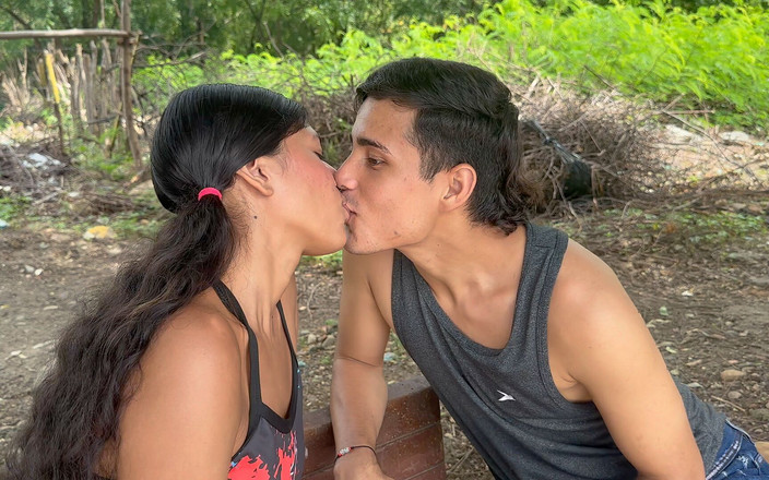 SOFIAYRIKY: 처음으로 로맨틱한 데이트를 하고 맛있는 섹스로 끝납니다.