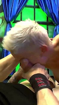 Ggg John Thompson - Troia Bionda Succhia Cazzi in Un'orgia Con Sborra Bliss