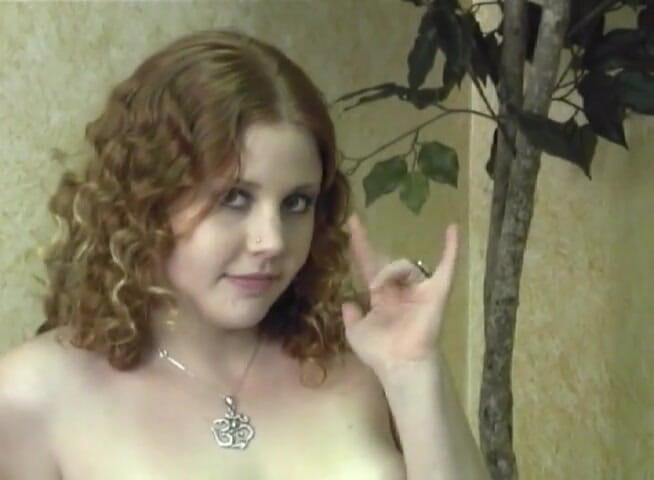 Just X Star: Niewinne nastolatka pokazują się cipkami i palcem