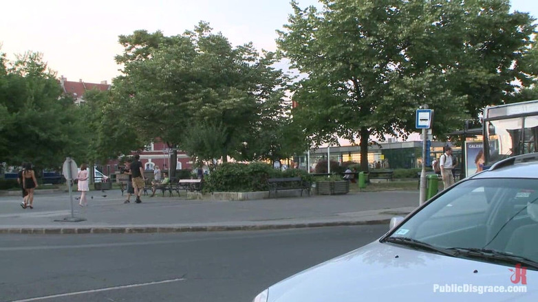 Public Disgrace by Kink: Сандра Ромен повернулася в дію, домінуючи над британський рабом!!!