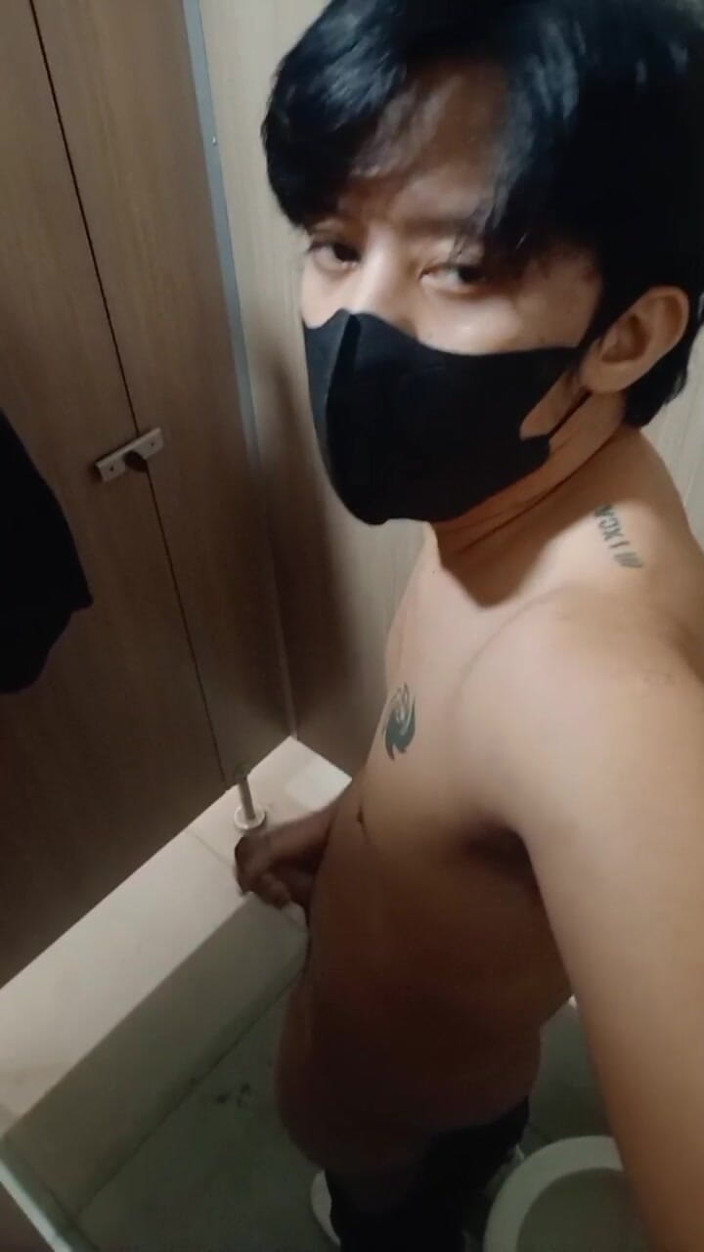 KrakenTwink: Готовий до вітчима, де ти? Pinoy twink мастурбація і камшот