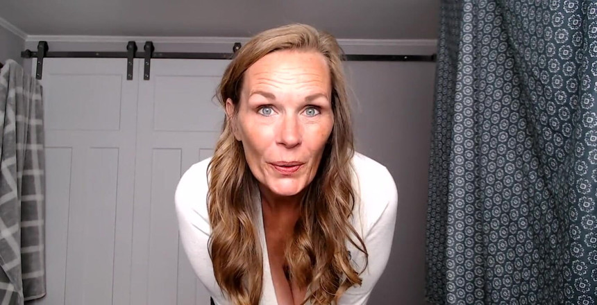KimitheMilfMommy: ครูเห็นนายช่วยตัวเองในห้องเรียน เธอให้ของมาเสียวควยพร้อมนับถอยหลัง!