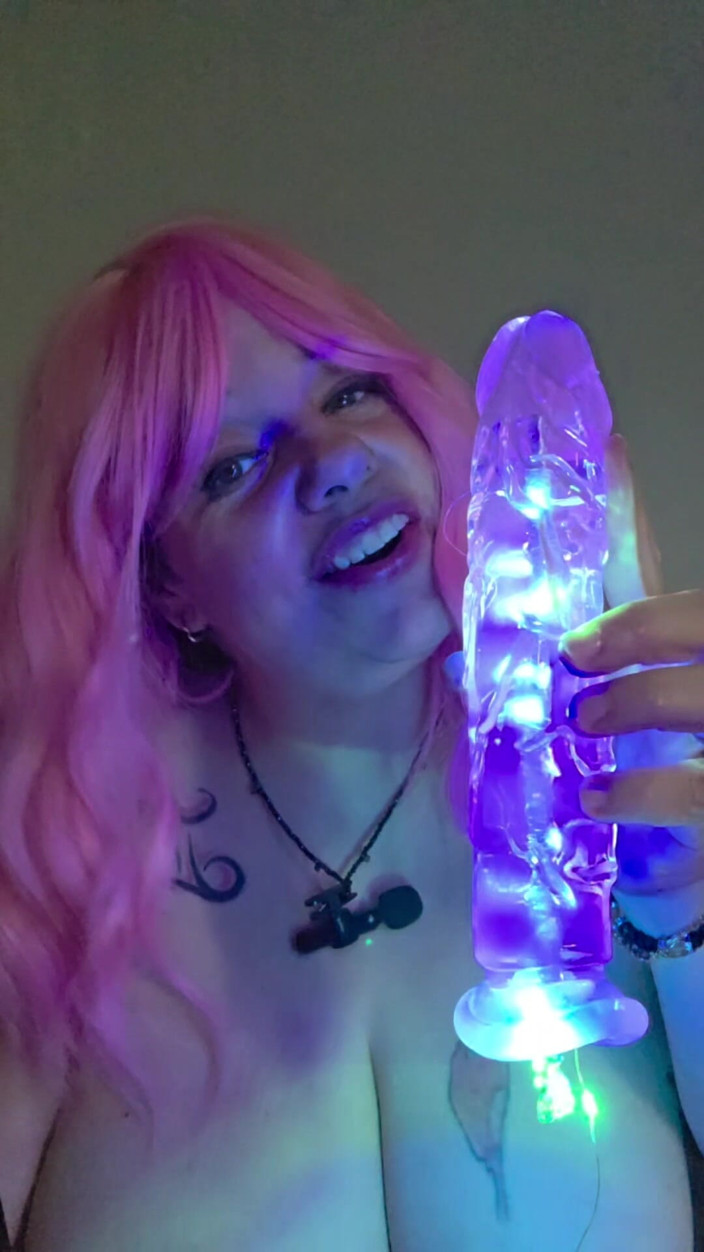 LustyPeachesofSin: DIY, How You Can Make a Lighted Dildo