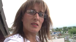 Aku mengundangmu untuk makan malam kalau kamu nunjukin memekmu 2