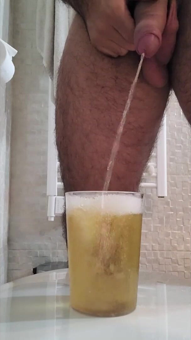 Arab of the Future: Top chlupatá dominantní Arabka jako barman!