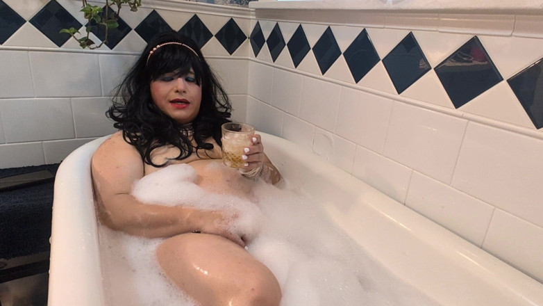 Tongue Lashor 69: Bath Time 01 JOI Clip