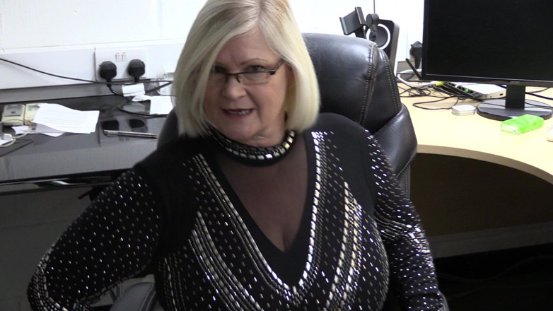 Lacey Starr productions: Office Solo