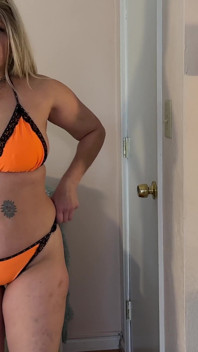 Une mamie excitée se fait insévriser