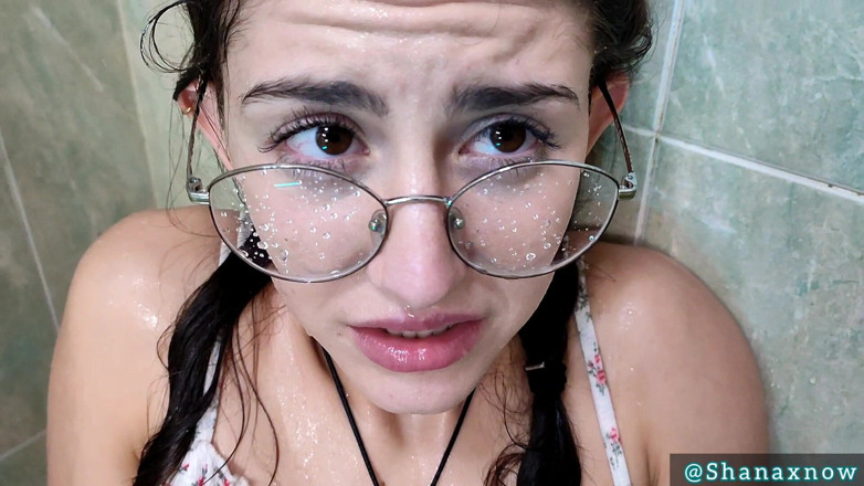 Shanaxnow: Proč na mě dvakrát čůráš