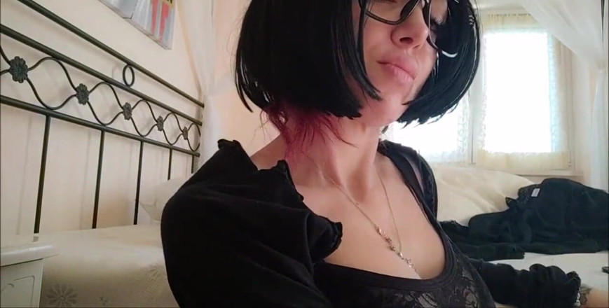 savannahamatoriale: My Stepmother Is an Exhibitionist Who Loves to Turn on...
