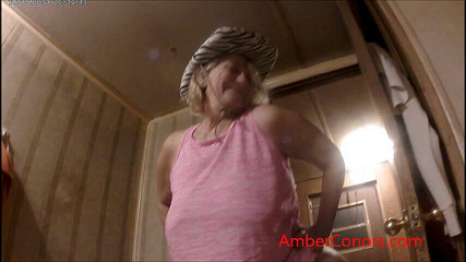 Thumbnail of Tight jean piss