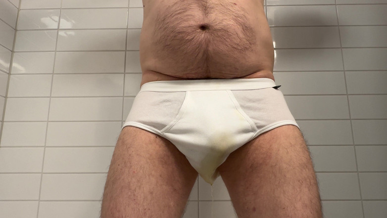Beardedcummer: Ayah kencing di celana dalam baru kulit putihnya