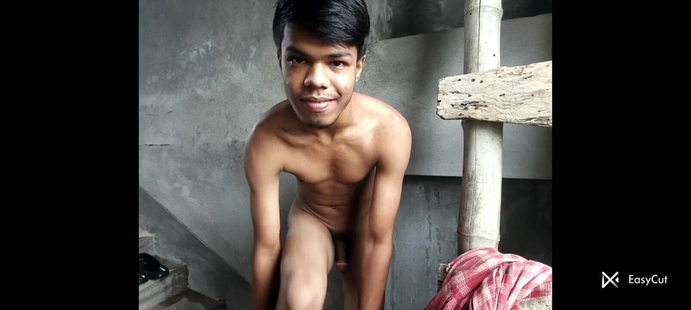 Home X Cum: Melancap dalam hujan, mandi