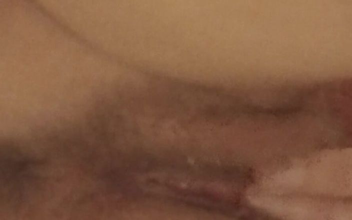 Lesbian-candys: 我毛茸茸的阴户随着高潮而滴水