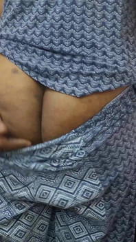 Bhabhi seduce il meccanico della TV per il sesso perché non in grado di pagare fattura