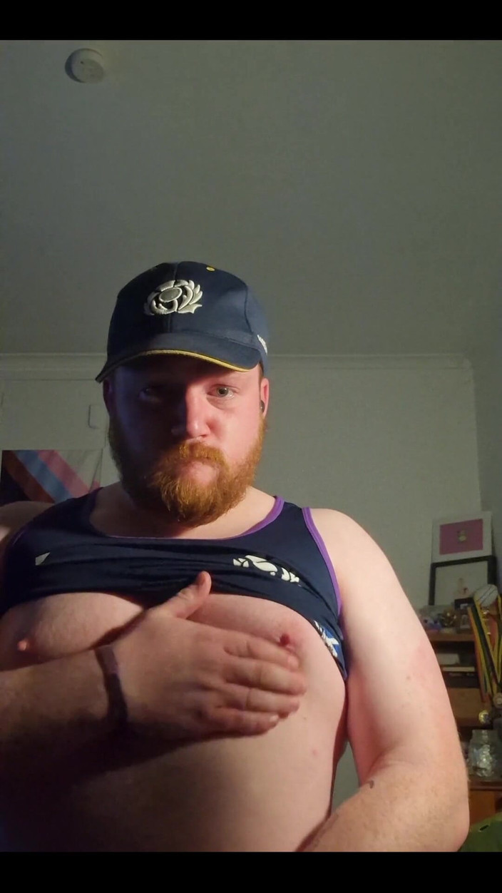 Touchstone: थोड़ा और छेद खेलना और दिखाना