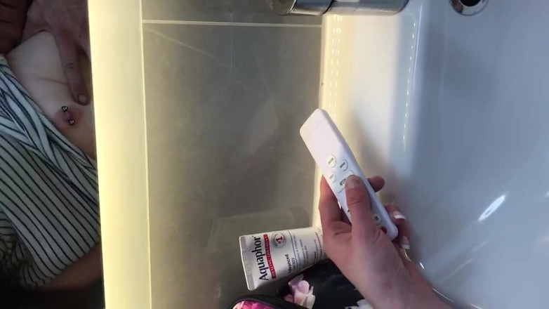 Lil Baby: Lavabonun üzerine eğilirken sert sikiliyor