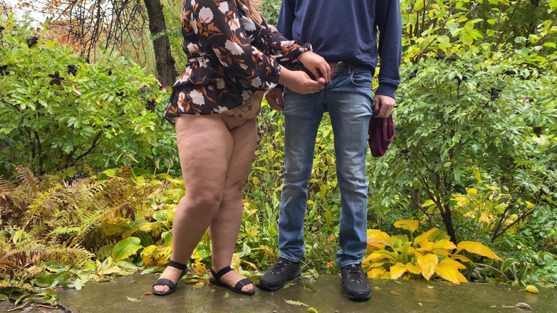 OurFetishLife: The couple that pees together stays together