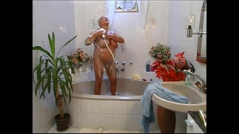 Deutschland porn: Busty Horny Mature Is Enjoyed to Have Sex to a...