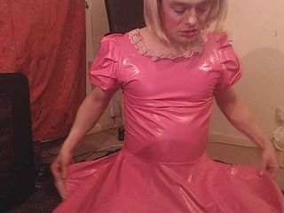 Barefoot Stables: Pathetic Sissy Sits On Vibe