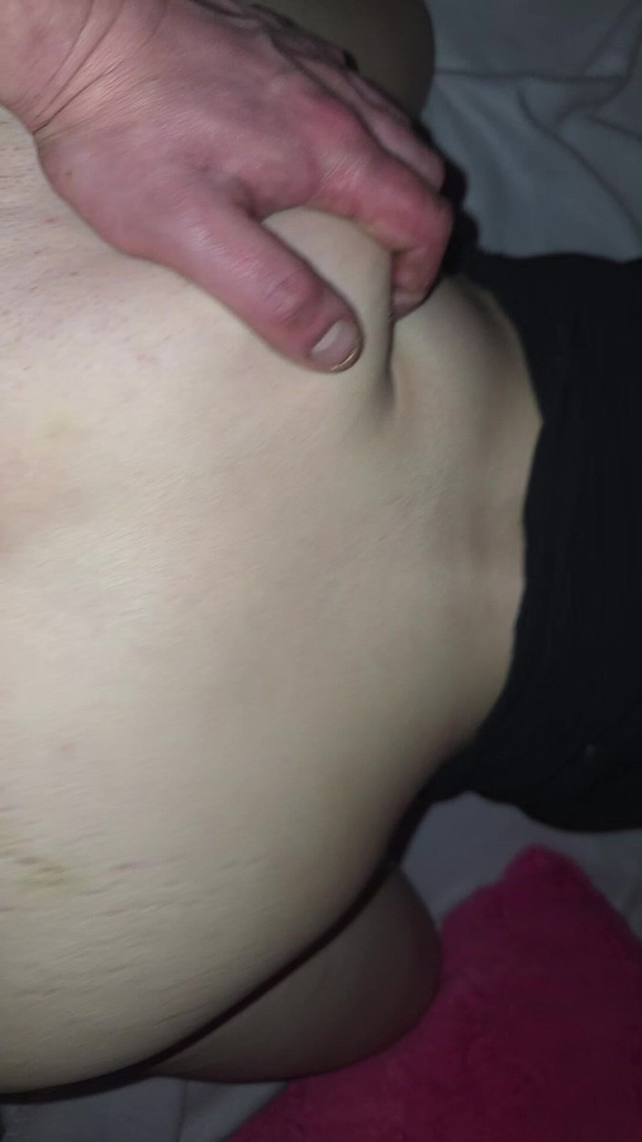 Mora_2000: Azgın götten sikiliyor)