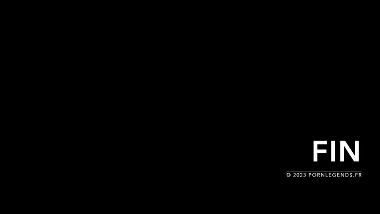 Estelle and Friends: Melanie monroe nimmt eine ladung sperma direkt im wohnzimmer