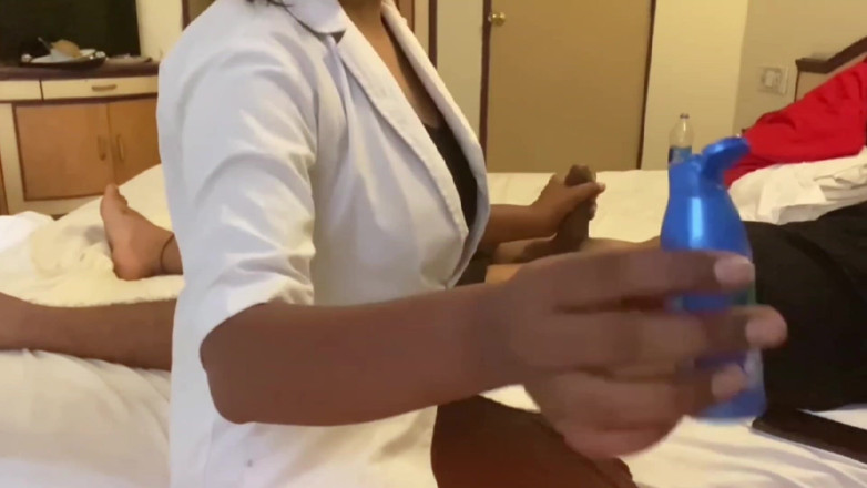 Pinkididi: Doctor y paciente video de sexo real - doctor culona follada...