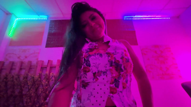 NEGRITA SEXY: Arkadaşının dairesine yapılan ziyaret yoğun bir şekilde sona eriyor. Bölüm Bir