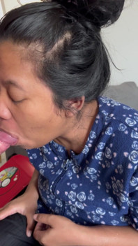 Indonesian Wives Are Best for Cumshot in the Mouth
