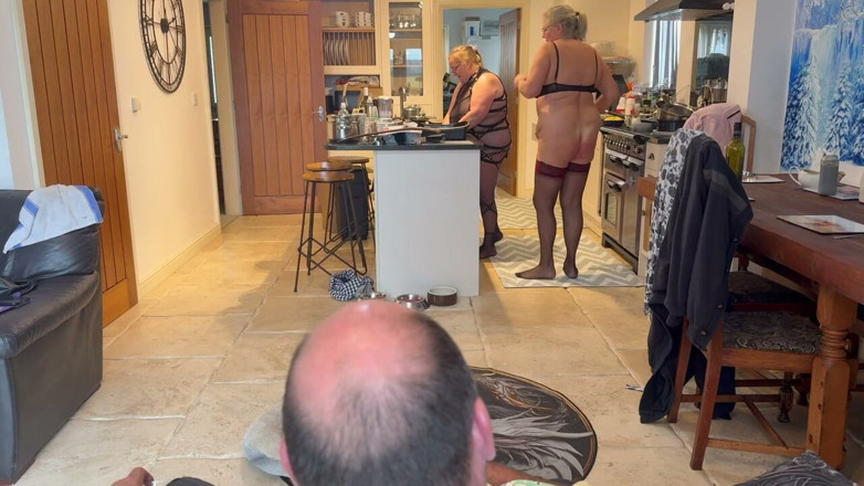 Lanista_Bear: Part 1:-lanista Bear Has His Slaves to Do Their Chores. Will...