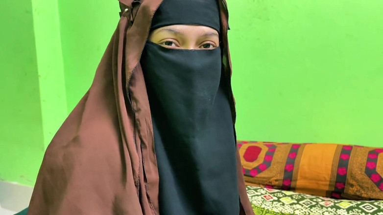 Riya Chowdhury: Niqab hookup - calda ragazza asiatica mostra al suo ragazzo arrapato...