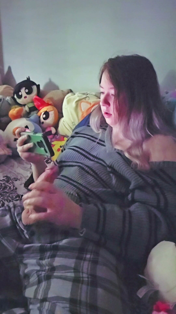 Real Gril: Trans Girl Masturbating to Porn
