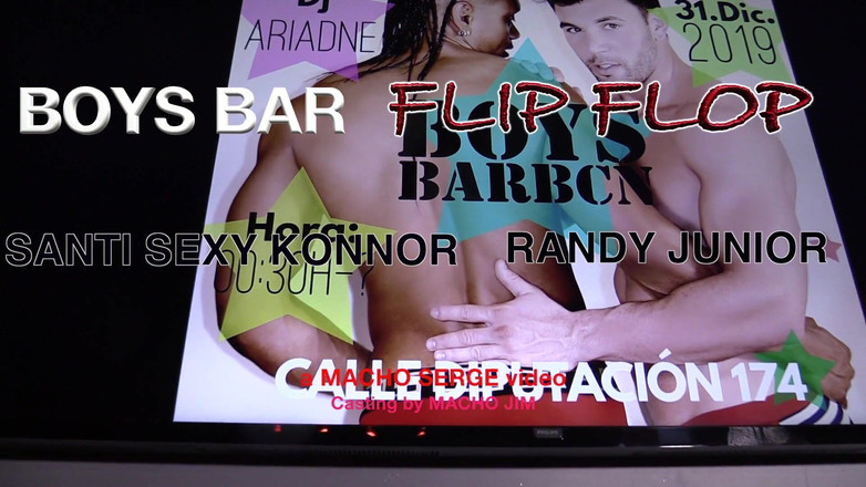 Macho factory: 남자 바에서 하드코어하게 놀고 있는 Randy Junior와 Santi Sexy Konnor의 화려한 인종 간 비디오. 최고의 바레백 섹스!