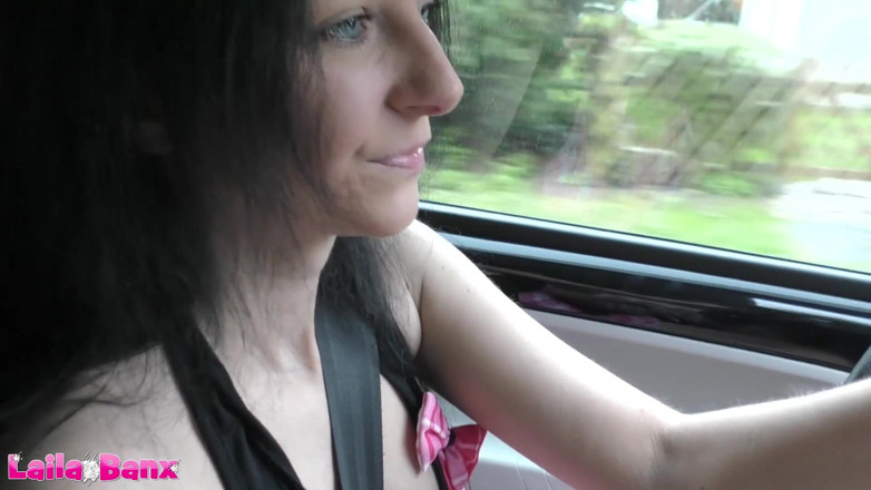 Laila Banx: 連邦道路での女指