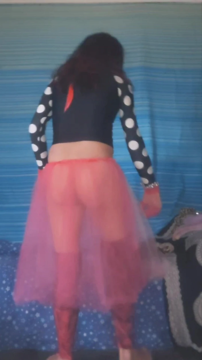 Lizzaali: Teasing in My Sexy Long Tutu