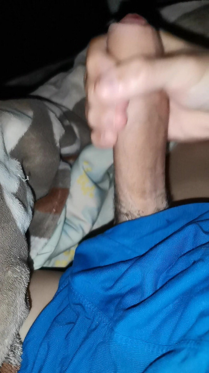 SEXY_GUYBEST: I Decided to Quickly Jerk off but Suddenly the Battery...