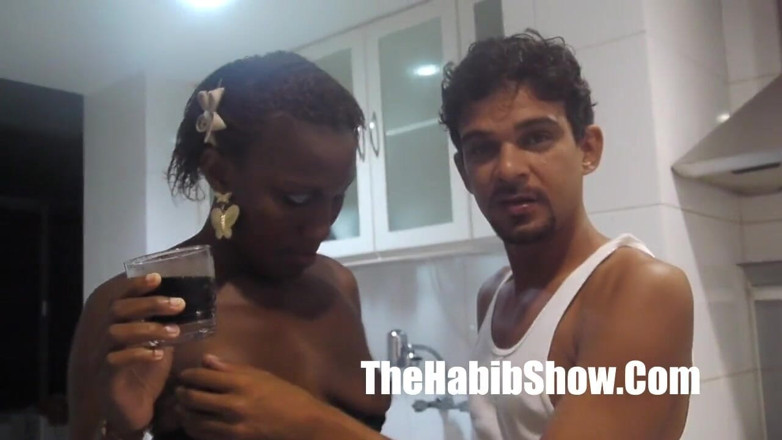 The Habib Show: Une salope brésilienne amazonienne suce et baise jusqu’à ce que...