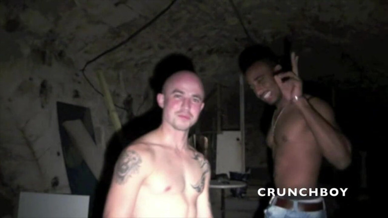 Raw French Bad boys: Emilio трахнули 2 бойфреда в подвале дискрета