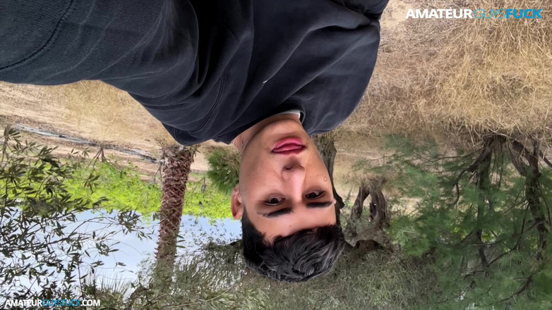 Amateur Guys Fuck: Agf aku bersenang-senang dengan temanku di lapangan. Apakah mereka akan...