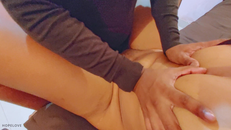 Hope Love: Fată sexy din Malaezia futută de tatăl ei vitreg excitat