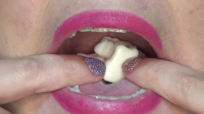 Angel eyes studio: Swallowing Lots of Gummi Bears at Same Time!!