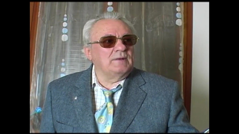 69 Italian District: Повія-німфоманка жадає величезних порцій сперми, що капає з її обличчя