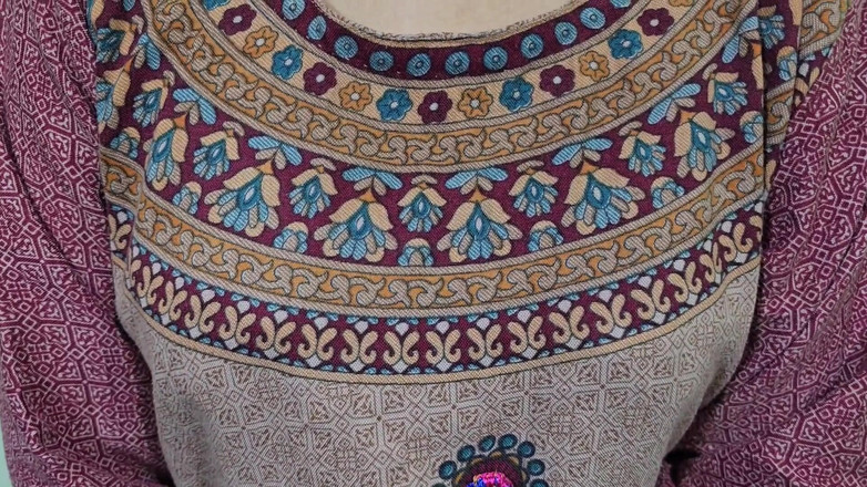 Faryal: Vecina tía follada viniendo