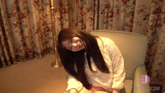JAV Amateur: あどけない笑顔から変貌するGカップ美少女!黒い下着から愛液を漏らしてしまう