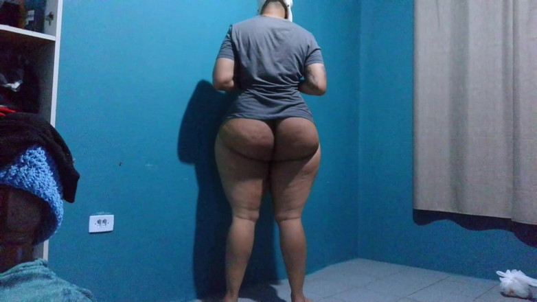 Sissy sapeca studio: Pantat montok waria