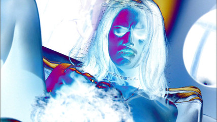 CBD Media: Si rambut coklat Chic dengan tubuh seksi panas dikongkek pepek...