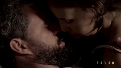 Fever Films: Bruna super hot vuole una cavalcata di cazzo duro e...