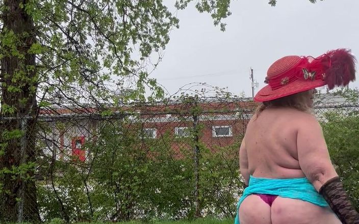Big Ass 4 U: Fånga regndropp på mina bröst