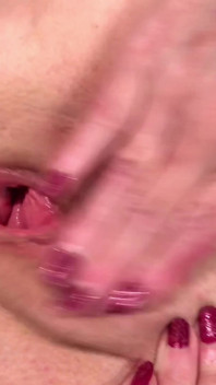 Extreme Dildo on Fuck Machine Pussy Pounding! Maxxximummilf Explores Her Gaped Pussy!